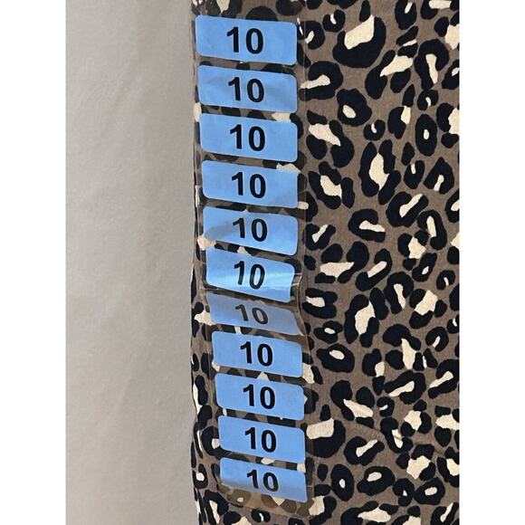 NWT Rafaella Gray Leopard Print Capris Women's size 10 - Picture 4 of 5